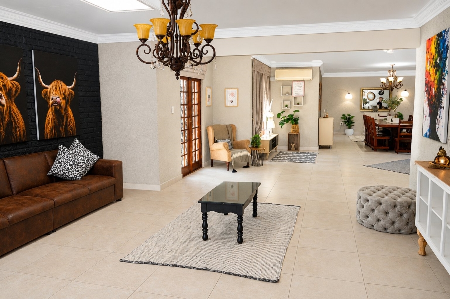 5 Bedroom Property for Sale in Wilkoppies North West